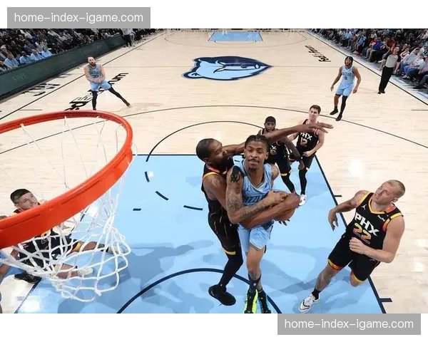 特写瞬间：莫兰特突破倒地分球，贝恩命中压哨三分绝杀